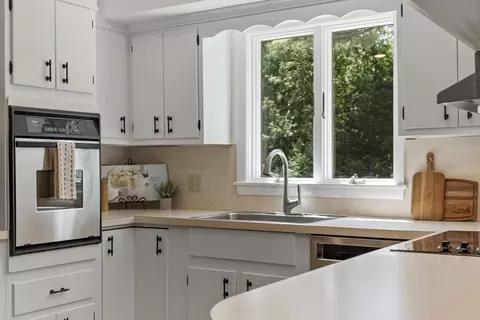Kitchen - 9 Cherry Ridge Rd, Acton, MA 01720 photo 4 of 4