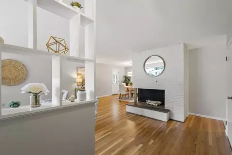 Entry Way - 9 Cherry Ridge Rd, Acton, MA 01720 photo 2 of 5