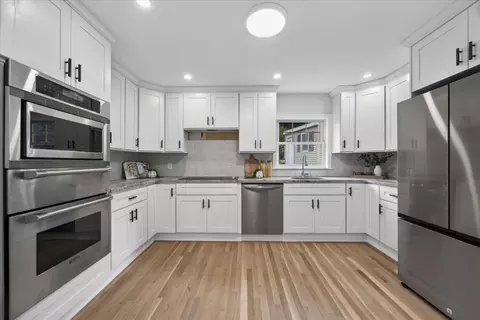 6 Hillside Ave, Woburn, MA 01801