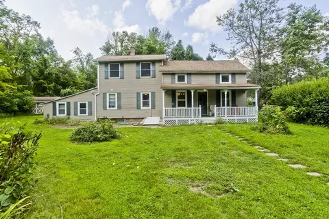 23 Maple St, Chester, MA 01011