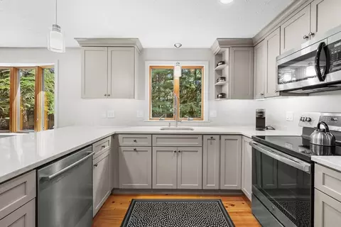 Kitchen - 78 High St, Cotuit, MA 02635 photo 2 of 4