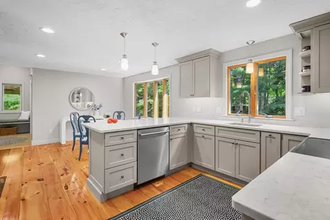 Kitchen - 78 High St, Cotuit, MA 02635 photo 3 of 4
