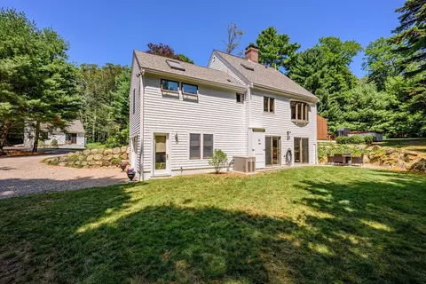 Exterior - 78 High St, Cotuit, MA 02635 photo 5 of 12