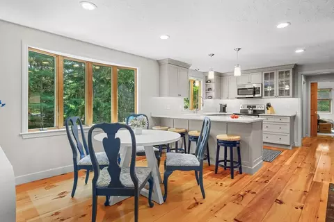 Dining - 78 High St, Cotuit, MA 02635 photo 1 of 2