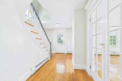 Entry Way - 398 Main St, Wareham, MA 02571 photo 1 of 4