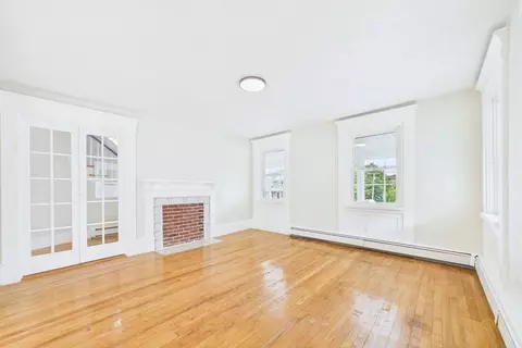 Living - 398 Main St, Wareham, MA 02571 photo 2 of 8