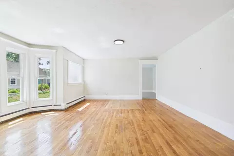 Living - 398 Main St, Wareham, MA 02571 photo 6 of 8