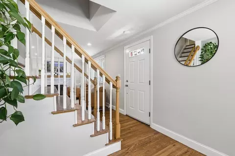 8 Glenwood St, Burlington, MA 01803