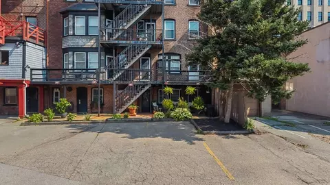 Exterior - 36 Elm St #B, Worcester, MA 01609 photo 5 of 8