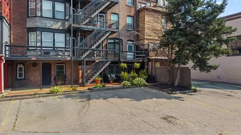 Exterior - 36 Elm St #B, Worcester, MA 01609 photo 4 of 8