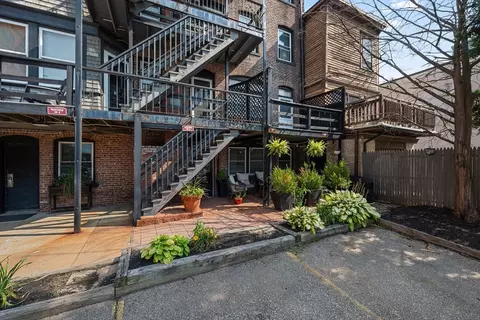 Exterior - 36 Elm St #B, Worcester, MA 01609 photo 1 of 8
