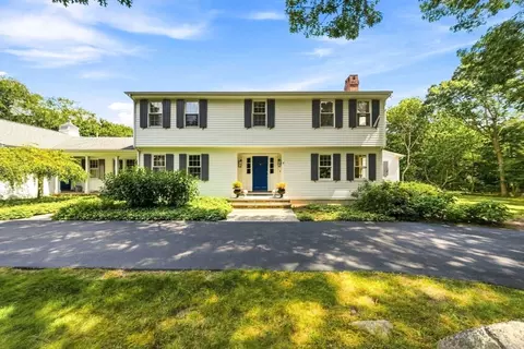 8 W Rockland Farm, Dartmouth, MA 02748