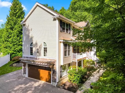 18 Parsonage Hill Rd, Haverhill, MA 01832