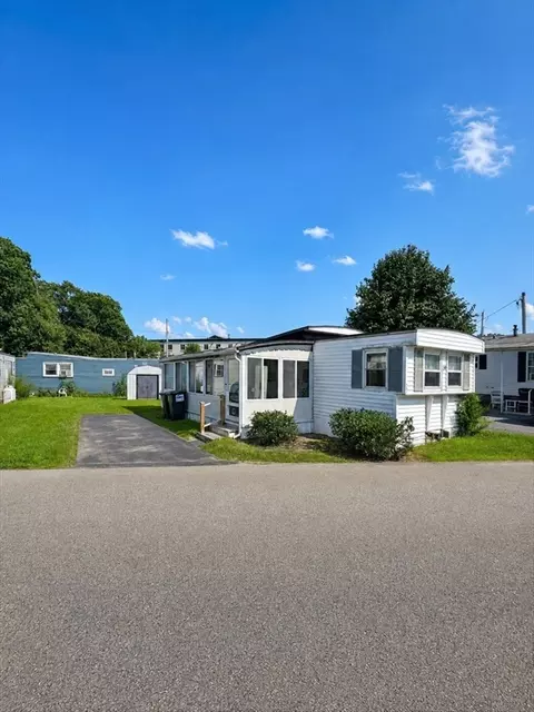 40 Melody Dr, Plainville, MA 02762