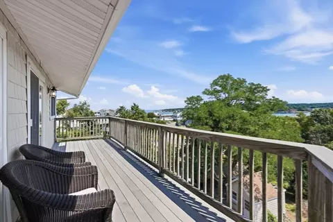 Exterior - 2 Dune Cir, Gloucester, MA 01930 photo 3 of 8