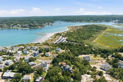 View/Area - 2 Dune Cir, Gloucester, MA 01930 photo 2 of 2