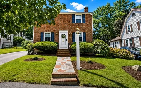 37 Nahanton Ave, Milton, MA 02186