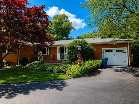 7 Fred St, Burlington, MA 01803