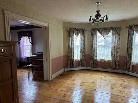 Dining - 90 Locust Ave, Worcester, MA 01604 photo 1 of 1