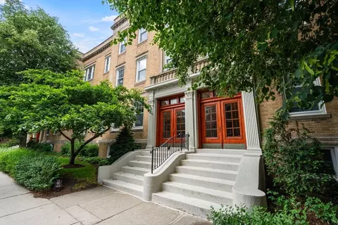 132 Sewall Ave #C, Brookline, MA 02446