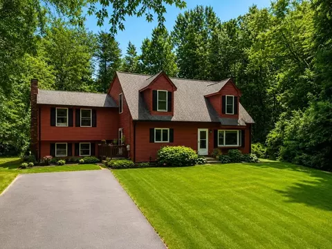 351 Hartford Ave E, Uxbridge, MA 01569