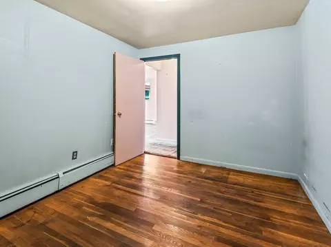 Bedroom - 60 Burbank Rd, Sutton, MA 01590 photo 2 of 6
