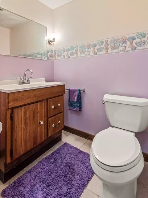 Bath - 60 Burbank Rd, Sutton, MA 01590 photo 2 of 2