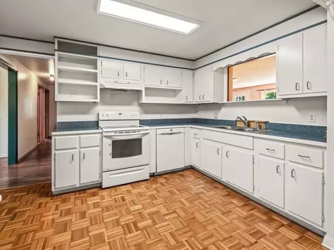 Kitchen - 60 Burbank Rd, Sutton, MA 01590 photo 1 of 1