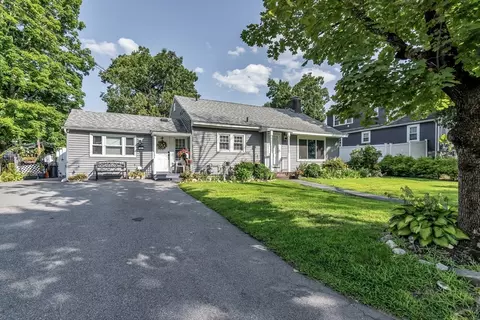 50 Chickering St, Lawrence, MA 01843