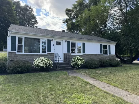 7 Gardner Ave, Attleboro, MA 02703