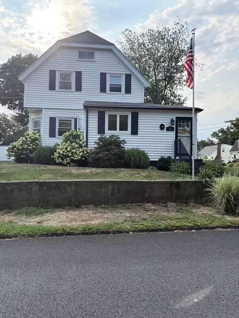 26 Monatiquot St, Weymouth, MA 02191