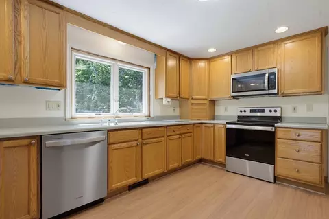Kitchen - 22 Purgatory Rd, Sutton, MA 01590 photo 2 of 5