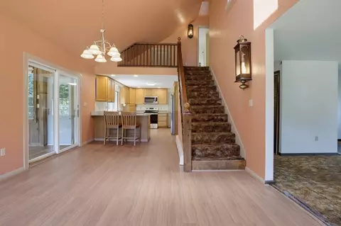 Entry Way - 22 Purgatory Rd, Sutton, MA 01590 photo 1 of 3