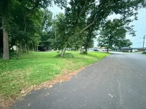 Exterior - 60 Wakefield Ave Webster Lk, Webster, MA 01570 photo 6 of 7