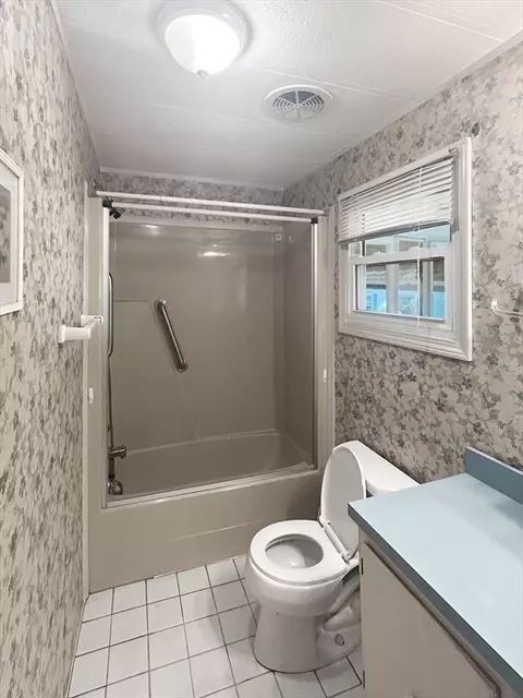 Bath - 146 Queen Dr, Wareham, MA 02576 photo 1 of 2