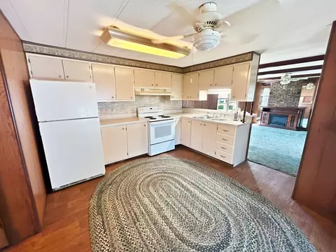 Kitchen - 146 Queen Dr, Wareham, MA 02576 photo 1 of 4