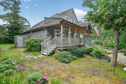 Exterior - 9 Codman Spring Rd, Edgartown, MA 02539 photo 2 of 11