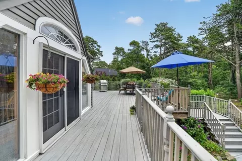 Exterior - 9 Codman Spring Rd, Edgartown, MA 02539 photo 6 of 11