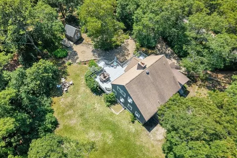Exterior - 9 Codman Spring Rd, Edgartown, MA 02539 photo 7 of 11