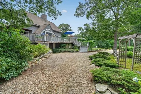 Exterior - 9 Codman Spring Rd, Edgartown, MA 02539 photo 9 of 11