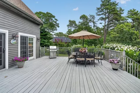 Exterior - 9 Codman Spring Rd, Edgartown, MA 02539 photo 4 of 11