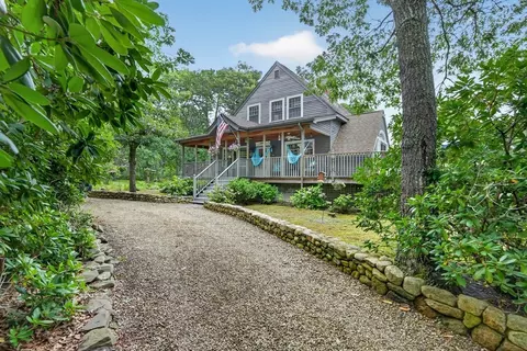 9 Codman Spring Rd, Edgartown, MA 02539