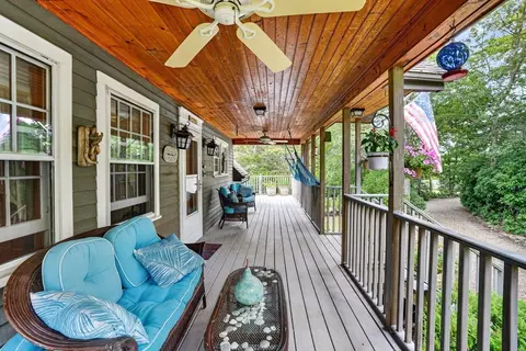 Exterior - 9 Codman Spring Rd, Edgartown, MA 02539 photo 3 of 11