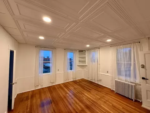 Living - 366 Main St, Gloucester, MA 01930 photo 1 of 3