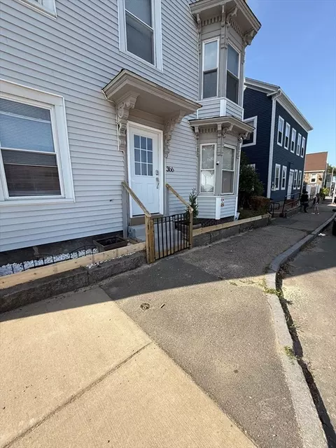 Exterior - 366 Main St, Gloucester, MA 01930 photo 2 of 3