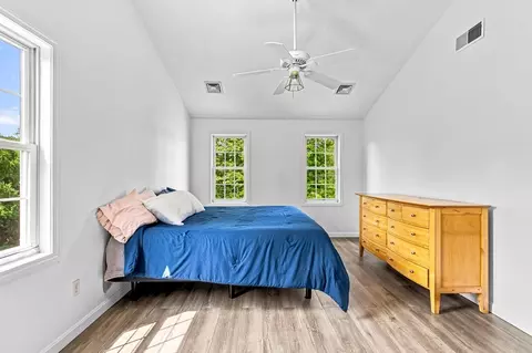 Bedroom - 21 Forestview Dr, Fairhaven, MA 02719 photo 5 of 7