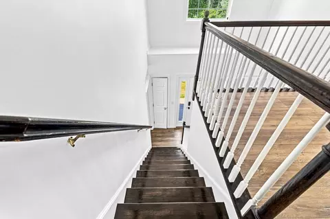 Entry Way - 21 Forestview Dr, Fairhaven, MA 02719 photo 3 of 6