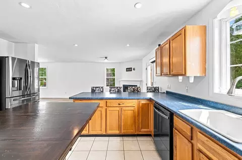 Kitchen - 21 Forestview Dr, Fairhaven, MA 02719 photo 2 of 4