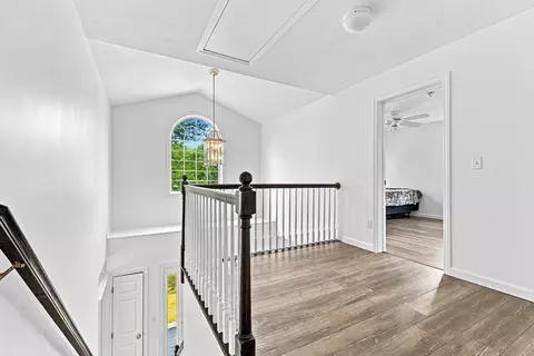 Entry Way - 21 Forestview Dr, Fairhaven, MA 02719 photo 5 of 6