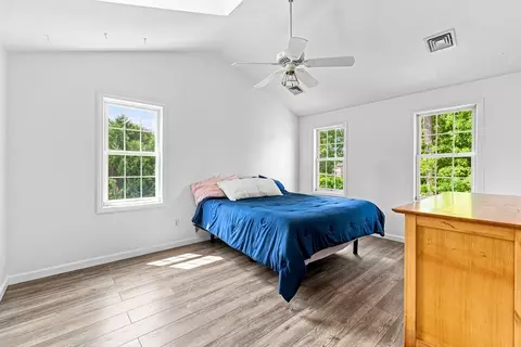 Bedroom - 21 Forestview Dr, Fairhaven, MA 02719 photo 4 of 7